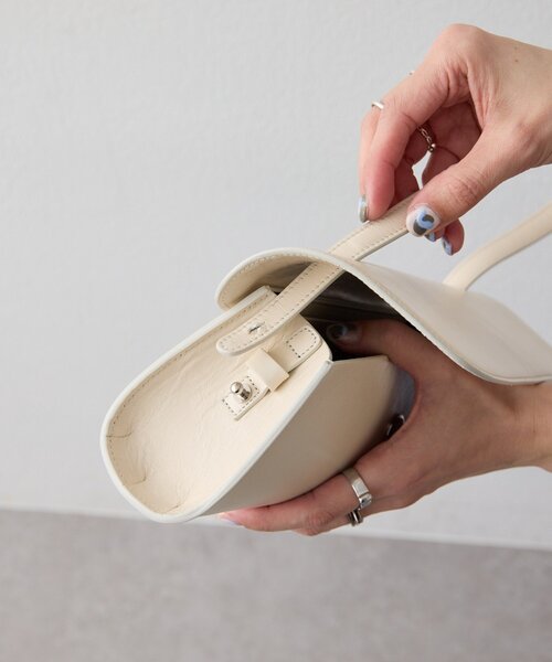 ear PAPILLONNER（イアパピヨネ）の「【MAGLOW(マグロー)】ear別注ロングハンドルミニトートバッグ（トートバッグ・レディース・シルバー/ブラック/ホワイト・FREE）」の12枚目の写真