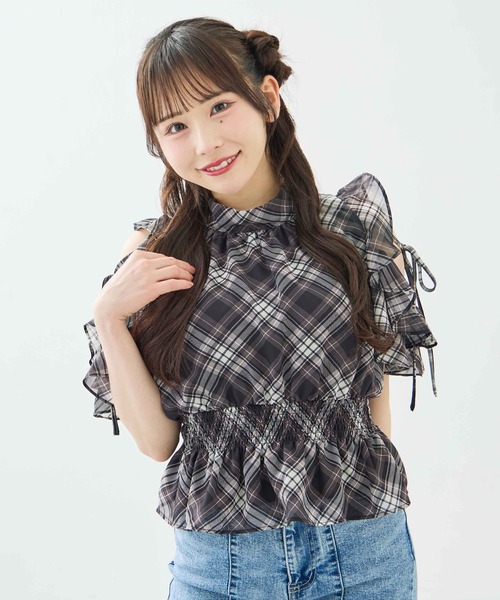 INGNI(イング)の「アソート2Wayリボン肩あきフリルブラウス(シャツ/ブラウス・レディース・ブラック系/ホワイト系その他3/ブラック系3・M)」の20枚目の写真