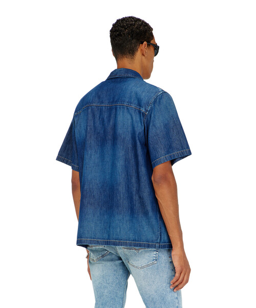 DIESEL（ディーゼル）の「メンズ デニムシャツ D-NABIL-D（シャツ/ブラウス・メンズ・ダークインディゴブルー・MEDIUM/LARGE/X-SMALL/SMALL/X-LARGE）」の3枚目の写真