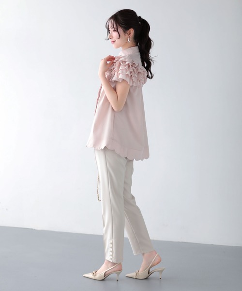 Fit more(フィットモア)の「ペタルフリルスカラップブラウス(シャツ/ブラウス・レディース・ブルー/ベビーピンク/ホワイト・FREE)」の9枚目の写真