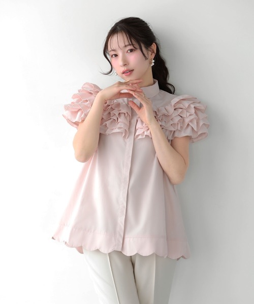Fit more(フィットモア)の「ペタルフリルスカラップブラウス(シャツ/ブラウス・レディース・ブルー/ベビーピンク/ホワイト・FREE)」の11枚目の写真