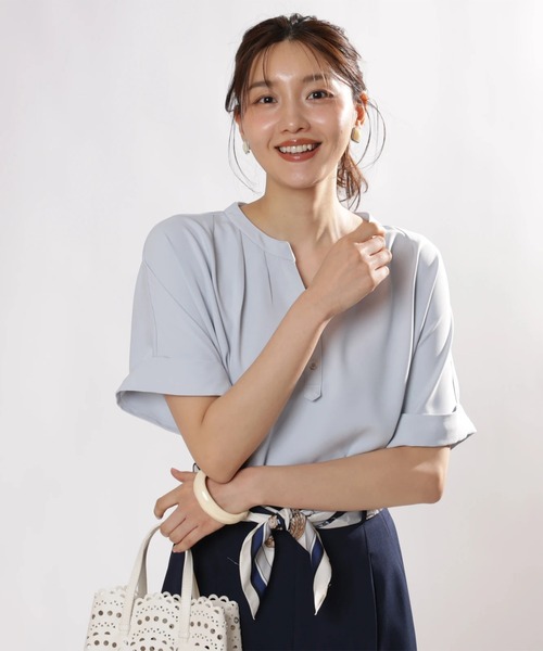 JUSGLITTY（ジャスグリッティー）の「5分袖チェーンネックゆる 