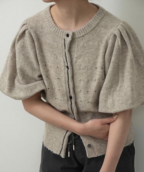 lawgy（ラウジー）の「front curl line puff sleeve tops / フロントカールラインパフスリーブトップス（その他トップス・レディース・ホワイト/オートミール/グレー/クリーム・FREE）」の4枚目の写真
