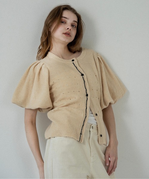 lawgy（ラウジー）の「front curl line puff sleeve tops / フロントカールラインパフスリーブトップス（その他トップス・レディース・ホワイト/オートミール/グレー/クリーム・FREE）」の3枚目の写真