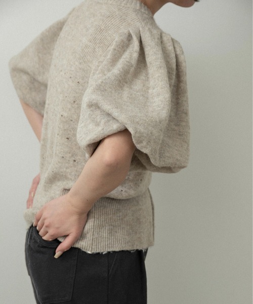 lawgy（ラウジー）の「front curl line puff sleeve tops / フロントカールラインパフスリーブトップス（その他トップス・レディース・ホワイト/オートミール/グレー/クリーム・FREE）」の18枚目の写真