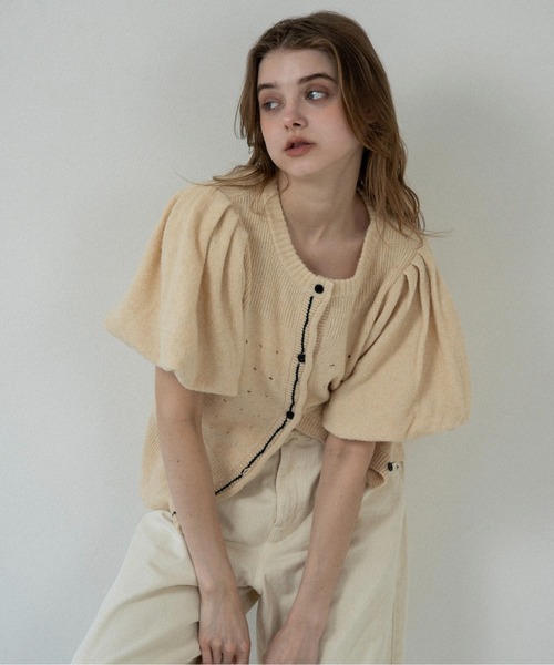 lawgy（ラウジー）の「front curl line puff sleeve tops / フロントカールラインパフスリーブトップス（その他トップス・レディース・ホワイト/オートミール/グレー/クリーム・FREE）」の5枚目の写真