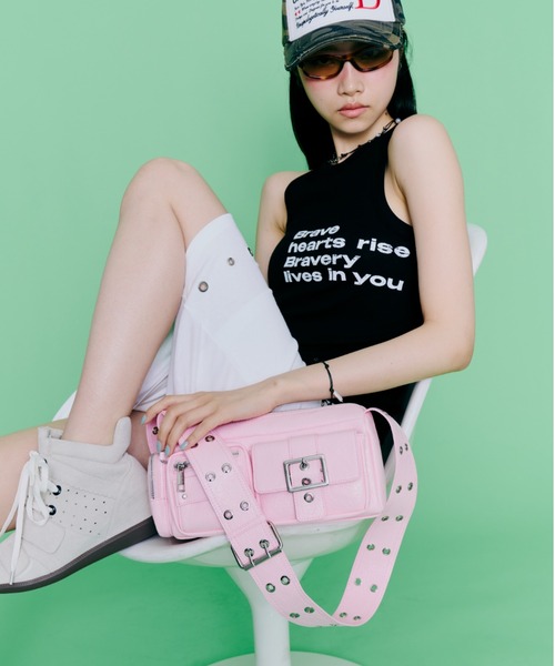 DTYYPE(ドタイプ)の「アイレットショルダースクエアロングバッグ(ショルダーバッグ・レディース・ピンク/ブラック/レッド・FREE)」の19枚目の写真