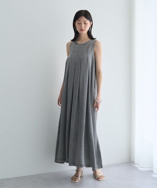 YECCA VECCA(イェッカヴェッカ)の「バイオ加工ヴィンテージデニムタックワンピース(ワンピース・レディース・インディゴブルー/グレー・FREE)」の9枚目の写真