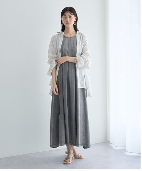 YECCA VECCA(イェッカヴェッカ)の「バイオ加工ヴィンテージデニムタックワンピース(ワンピース・レディース・インディゴブルー/グレー・FREE)」の5枚目の写真