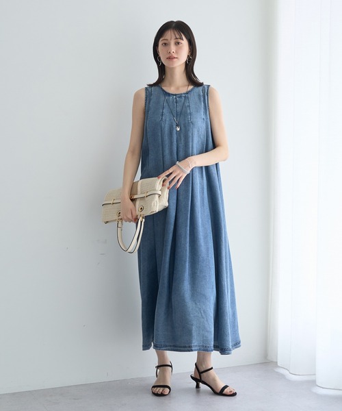 YECCA VECCA(イェッカヴェッカ)の「バイオ加工ヴィンテージデニムタックワンピース(ワンピース・レディース・インディゴブルー/グレー・FREE)」の1枚目の写真