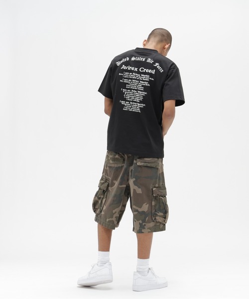 AVIREX(アヴィレックス)の「PRINT T-SHIRT "Avirex Creed" / 半袖Tシャツ ”アヴィレックス クリード” / AVIREX / アヴィレックス(Tシャツ/カットソー・メンズ・ブラック/オフホワイト/ブルーグレー・MEDIUM/LARGE/X-LARGE/XX-LARGE)」の7枚目の写真