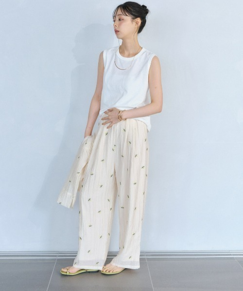 Anclear oui（アンクリアウィ）の「シアー刺繍フラワーパンツ（その他パンツ・レディース・アイボリー/ブラック・F）」の15枚目の写真