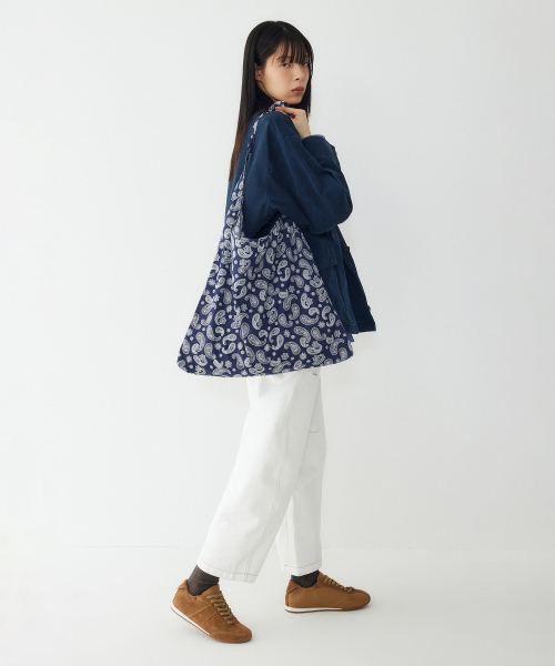 STUDIO TOMBOY（スタジオトムボーイ）の「バンダナパターンショルダーバッグ_ネイビー 9176270983（ショルダーバッグ・メンズ・ネイビー・OS）」の4枚目の写真