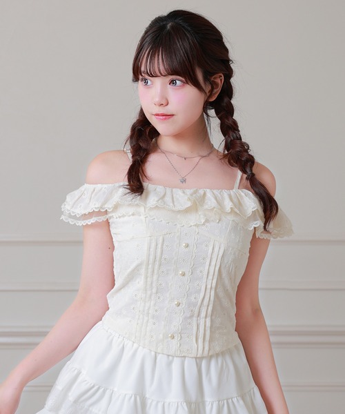 Anely(アネリー)の「Anely コットン ドビー フラワー オフショル ブラウス(シャツ/ブラウス・レディース・ホワイト/アイボリー・FREE)」の2枚目の写真