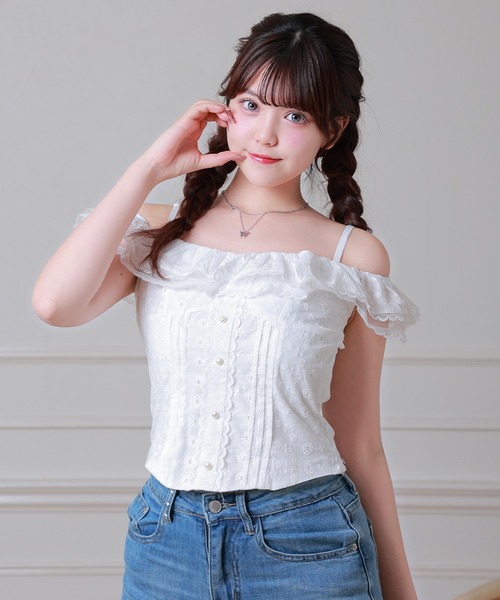 Anely(アネリー)の「Anely コットン ドビー フラワー オフショル ブラウス(シャツ/ブラウス・レディース・ホワイト/アイボリー・FREE)」の3枚目の写真