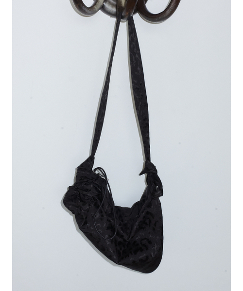 VEY(ヴェイ)の「Soft Drop (Black)(メッセンジャーバッグ・レディース・その他・FREE)」の2枚目の写真