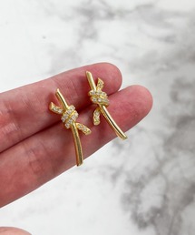YU-KA:ノットデザインピアス Knot design earrings