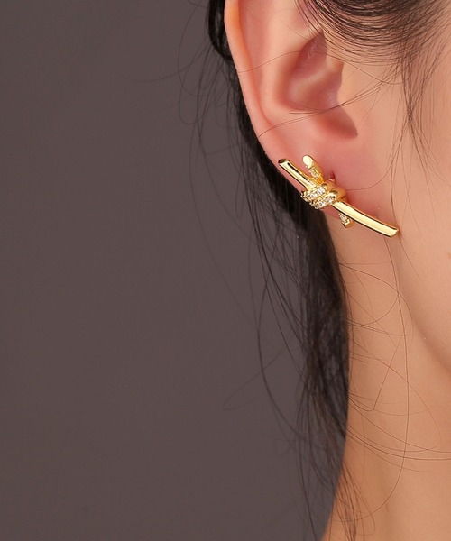 yu-ka(ユーカ)の「YU-KA:ノットデザインピアス Knot design earrings(ピアス(両耳用)・レディース・ゴールド/シルバー・FREE)」の7枚目の写真