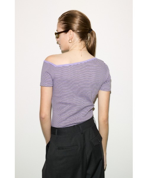 THROW by SLY(スローバイスライ)の「MillerxTHROW ONESHOULDER TOPSTHROW ミラースローワンショルダートップス 夏服 秋服(Tシャツ/カットソー・レディース・パープル系その他/ブラウン系その他2・FREE)」の13枚目の写真