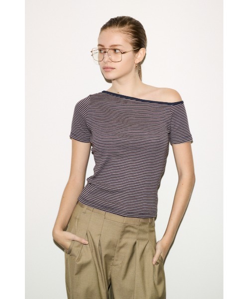 THROW by SLY(スローバイスライ)の「MillerxTHROW ONESHOULDER TOPSTHROW ミラースローワンショルダートップス 夏服 秋服(Tシャツ/カットソー・レディース・パープル系その他/ブラウン系その他2・FREE)」の3枚目の写真