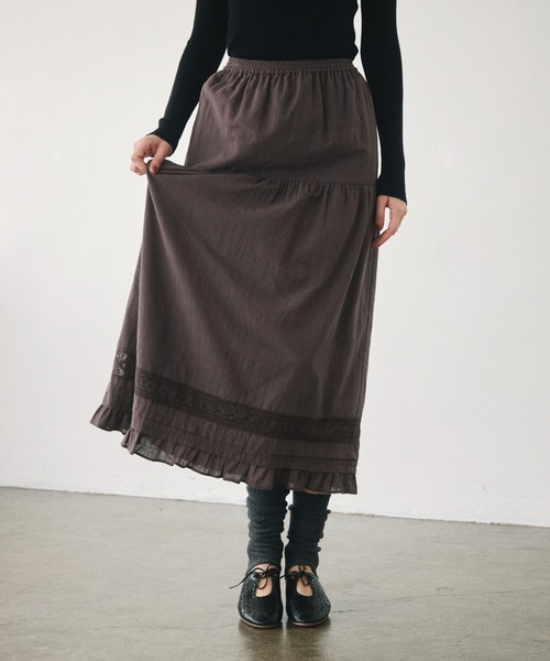 Crisp(クリスプ)の「tuck lace cotton skirt / タックレースコットンスカート(スカート・レディース・オフホワイト/ダークグレー・FREE)」の11枚目の写真