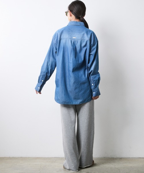 CHIC STYLE(シックスタイル)の「綿100%スーパーライトオンスデニムシャツ<大きいサイズ有>シックスタイル(シャツ/ブラウス・レディース・ブルー系/ネイビー系・5L/4L/3L/LL/L/M)」の3枚目の写真