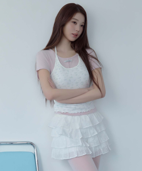 ROLAROLA(ロラロラ)の「NUBASIC FRILL MINI SKIRT PANTS IVORY(その他パンツ・レディース・アイボリー・SMALL)」の2枚目の写真