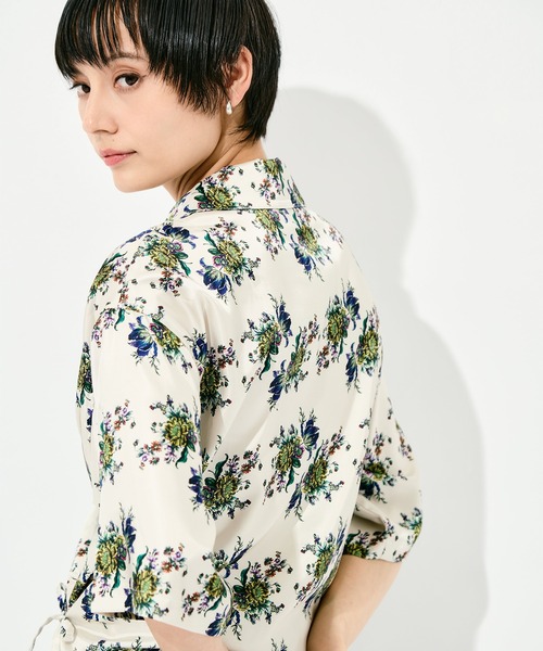 FUMIE TANAKA（フミエタナカ）の「[FUMIE=TANAKA/フミエタナカ]flower satin SH（シャツ/ブラウス・レディース・ホワイト/ブラック・36）」の22枚目の写真