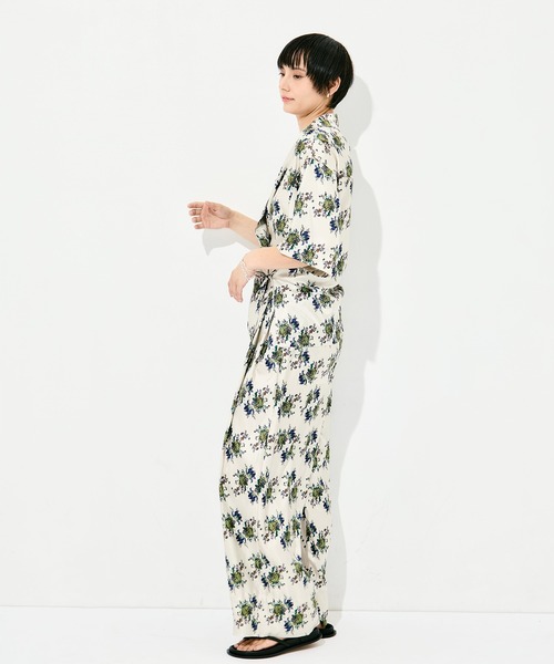 FUMIE TANAKA（フミエタナカ）の「[FUMIE=TANAKA/フミエタナカ]flower satin SH（シャツ/ブラウス・レディース・ホワイト/ブラック・36）」の16枚目の写真