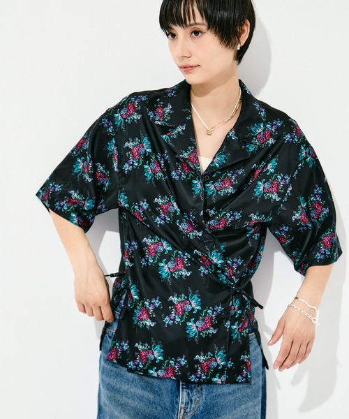FUMIE TANAKA（フミエタナカ）の「[FUMIE=TANAKA/フミエタナカ]flower satin SH（シャツ/ブラウス・レディース・ホワイト/ブラック・36）」の14枚目の写真