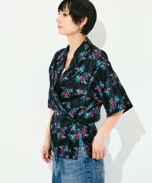FUMIE TANAKA（フミエタナカ）の「[FUMIE=TANAKA/フミエタナカ]flower satin SH（シャツ/ブラウス・レディース・ホワイト/ブラック・36）」の12枚目の写真