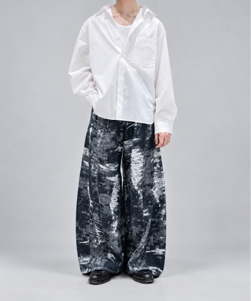 TAAKK(ターク)の「【TAAKK】DENIM CURVED PANTS(デニムパンツ・メンズ・レッド/ネイビー/グレー・3/2)」の6枚目の写真