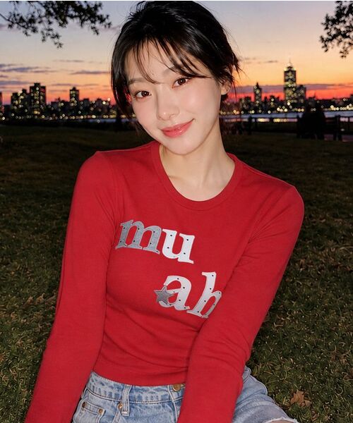 muahmuah（ムーアムーア）の「ドットスターパッチ長袖Tシャツ[レッド]（Tシャツ/カットソー・レディース・その他・FREE）」の3枚目の写真