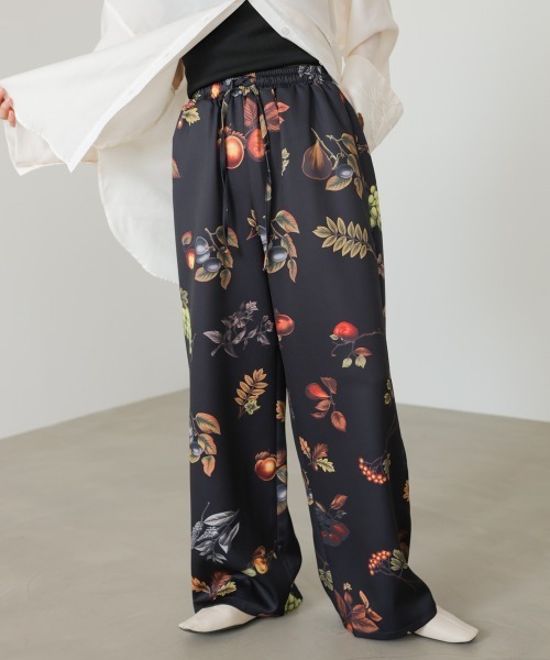 Bab（バブ）の「ボタニカルプリントイージーパンツ（その他パンツ・レディース・アイボリー/ブラック・M）」の22枚目の写真