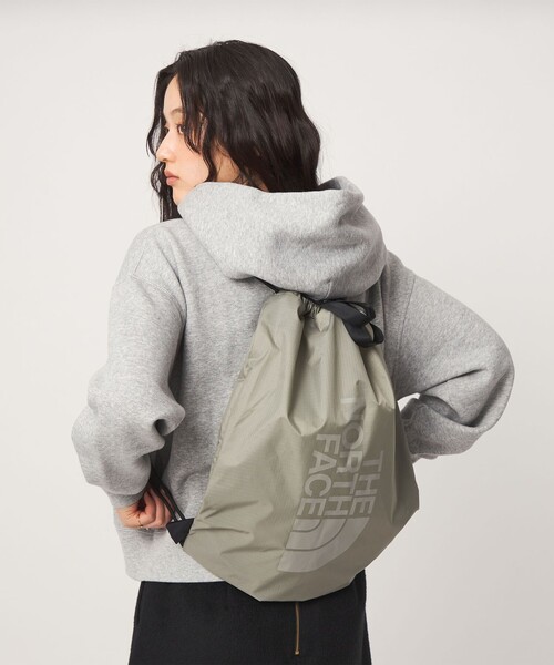 THE NORTH FACE(ザノースフェイス)の「【WEB限定】<THE NORTH FACE>ピーエフ サックパック(13L)(バックパック/リュック・レディース・ライトグレー/ブラック/パープル・FREE)」の1枚目の写真