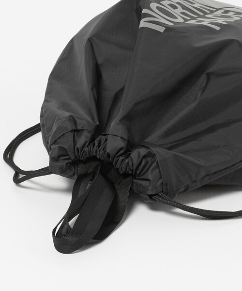 THE NORTH FACE(ザノースフェイス)の「【WEB限定】<THE NORTH FACE>ピーエフ サックパック(13L)(バックパック/リュック・レディース・ライトグレー/ブラック/パープル・FREE)」の7枚目の写真
