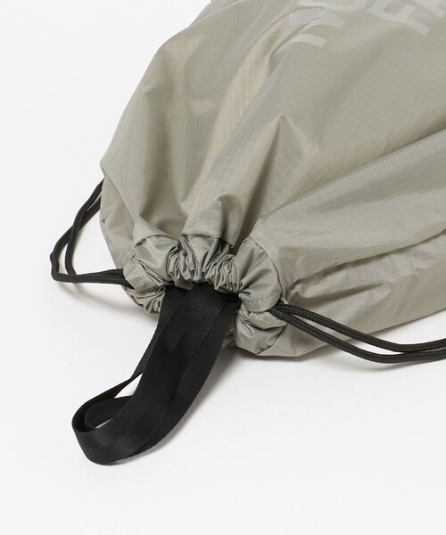 THE NORTH FACE(ザノースフェイス)の「【WEB限定】<THE NORTH FACE>ピーエフ サックパック(13L)(バックパック/リュック・レディース・ライトグレー/ブラック/パープル・FREE)」の13枚目の写真