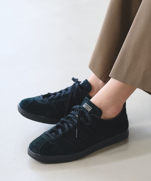 adidas Originals(アディダスオリジナルス)の「【別注】<adidas Originals>TOBACCO スニーカー(スニーカー・レディース・ブラック・22.5cm/23cm/23.5cm/24cm/24.5cm/25cm)」の2枚目の写真