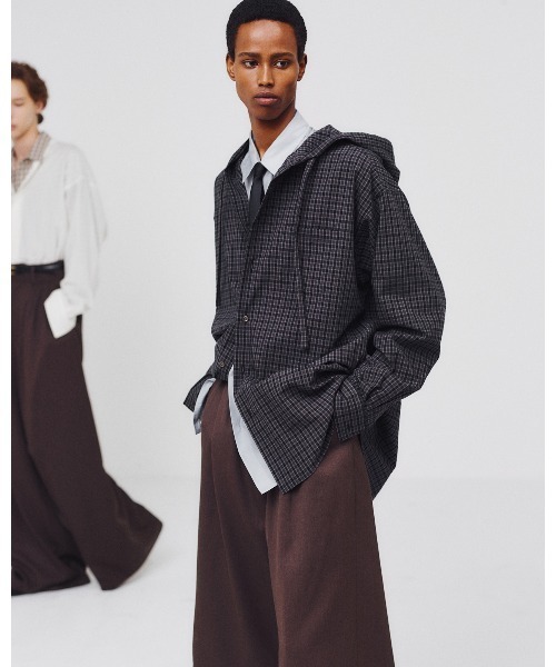 Juha(ユハ)の「WASHED MINI CHECK HOODED SHIRT(シャツ/ブラウス・メンズ・ベージュ/ブラック・3/4)」の15枚目の写真