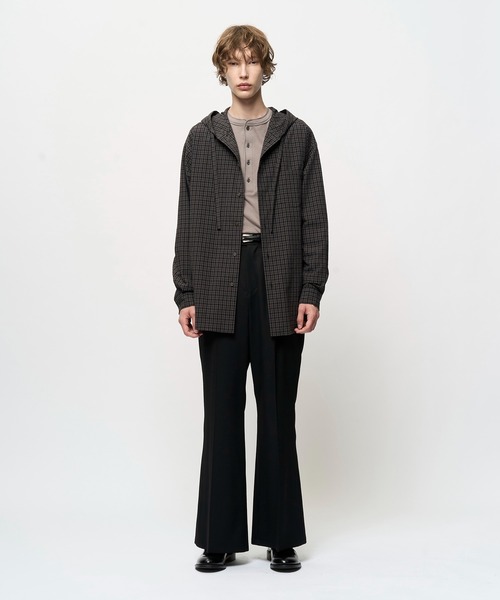 Juha(ユハ)の「WASHED MINI CHECK HOODED SHIRT(シャツ/ブラウス・メンズ・ベージュ/ブラック・3/4)」の6枚目の写真