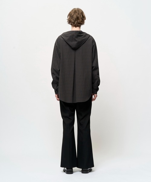 Juha(ユハ)の「WASHED MINI CHECK HOODED SHIRT(シャツ/ブラウス・メンズ・ベージュ/ブラック・3/4)」の8枚目の写真