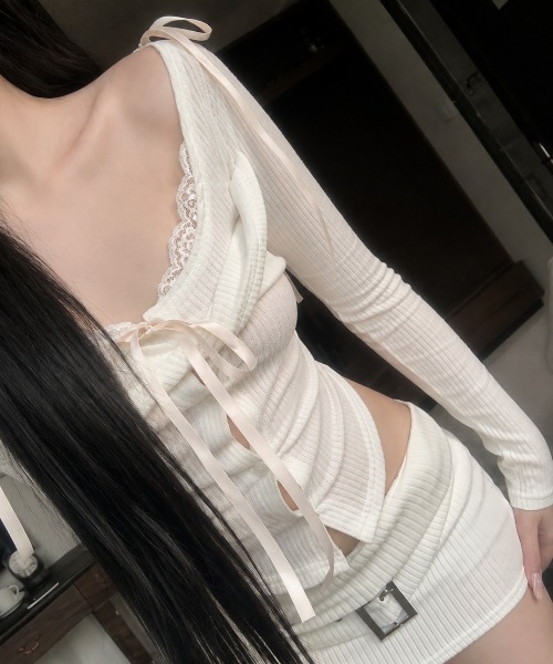 Sibra（シブラ）の「レースリボン フロントボタンギャザーリブ長袖トップス／韓国ガーリー（Tシャツ/カットソー・レディース・ホワイト/ブラック・M）」の6枚目の写真