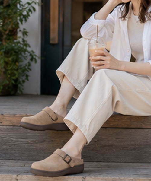 moz（モズ）の「【moz SWEDEN LAGOM】モズ 2WAYベルト ラウンドトゥ サボサンダル（サンダル・レディース・ブラック/ダークウッド/ベージュ系その他・22.5cm/23.0cm/23.5cm/24.0cm/24.5cm）」の4枚目の写真
