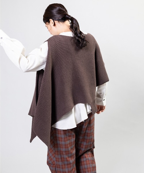OSMOSIS(オズモーシス)の「2WAYアシンメトリーニットポンチョ(ニット/セーター・レディース・アイボリー/ブラウン/ブラック・ONE SIZE)」の6枚目の写真