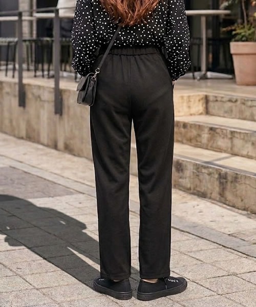 Pittok（ピットク）の「ウエストらくゴム ポケット付きストレートパンツ（スラックス・レディース・ブラック・MEDIUM/LARGE/X-LARGE）」の8枚目の写真