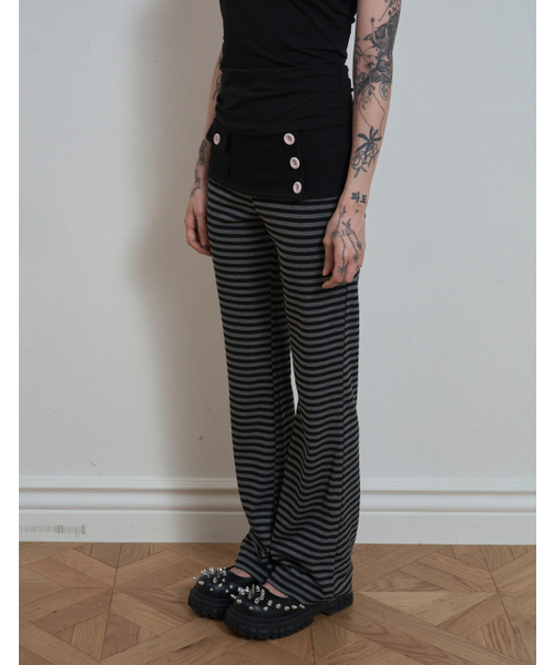 SETUP-EXE(セットアップイーエックスイー)の「SKULL LOGO STRIPE フレアパンツ / ブラック(その他パンツ・レディース・その他・SMALL/MEDIUM)」の1枚目の写真