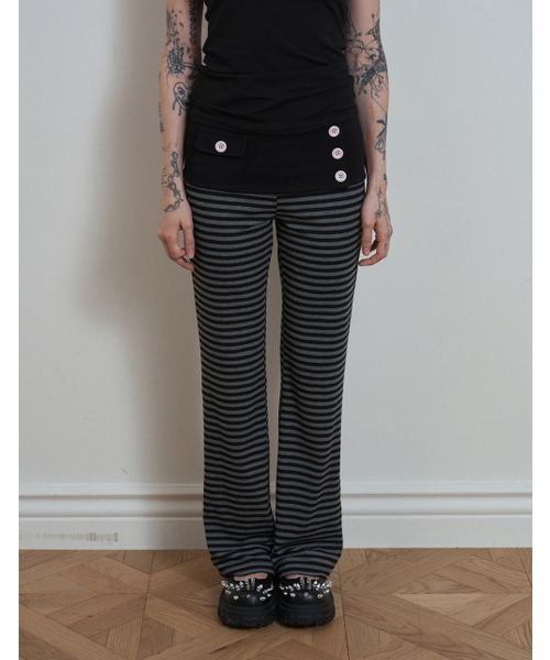SETUP-EXE(セットアップイーエックスイー)の「SKULL LOGO STRIPE フレアパンツ / ブラック(その他パンツ・レディース・その他・SMALL/MEDIUM)」の2枚目の写真