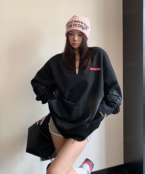 Dalfwin（ダールフィン）の「RICECAKEフェイクレザーラベル付き刺繍ロゴキーネック色落ち加工切りっぱなしスウェット（スウェット・レディース・グレー/ブラック・FREE）」の11枚目の写真