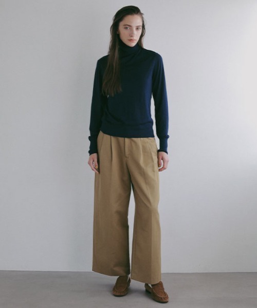 ETRE TOKYO（エトレトウキョウ）の「DEPENDREハイネックニットプルオーバー（ニット/セーター・レディース・キャメル/ネイビー/レッド/ブラック・FREE）」の8枚目の写真