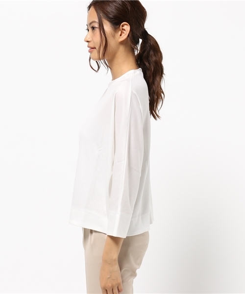 HELIOPOLE(エリオポール)の「タック デザインプルオーバー(Tシャツ/カットソー・レディース・テラコッタ/ホワイト・38)」の4枚目の写真